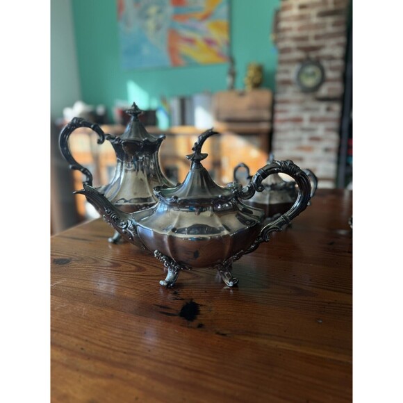 Reed & Barton Victorian Line Hollow are 3 Piece Silver Plate Coffee Tea Set - Picture 14 of 16
